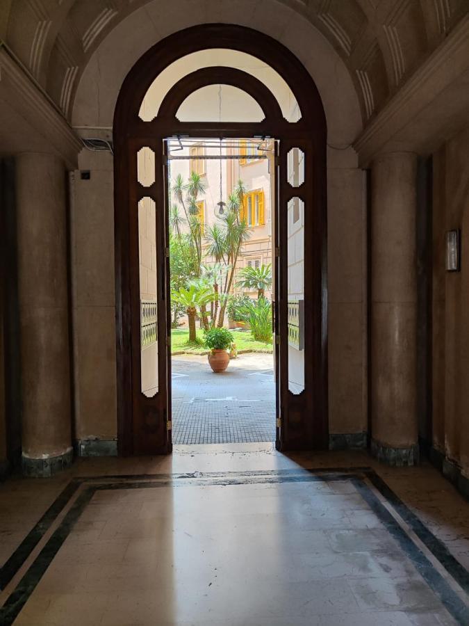 Apartamento The House Of The Sunbeam Nápoles Exterior foto