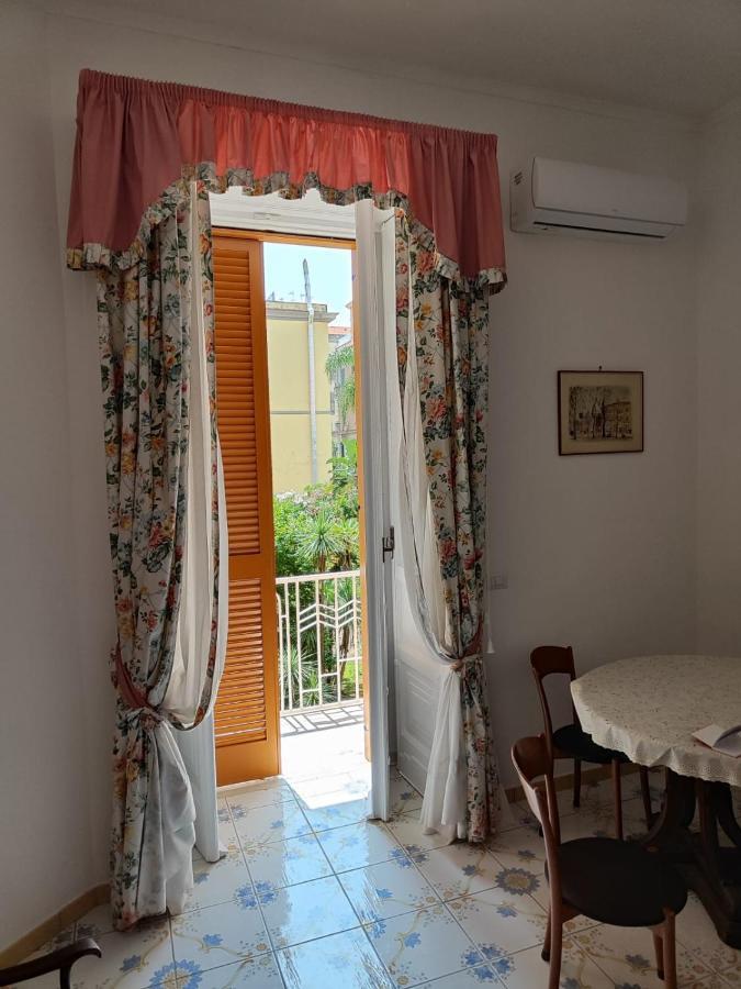 Apartamento The House Of The Sunbeam Nápoles Exterior foto